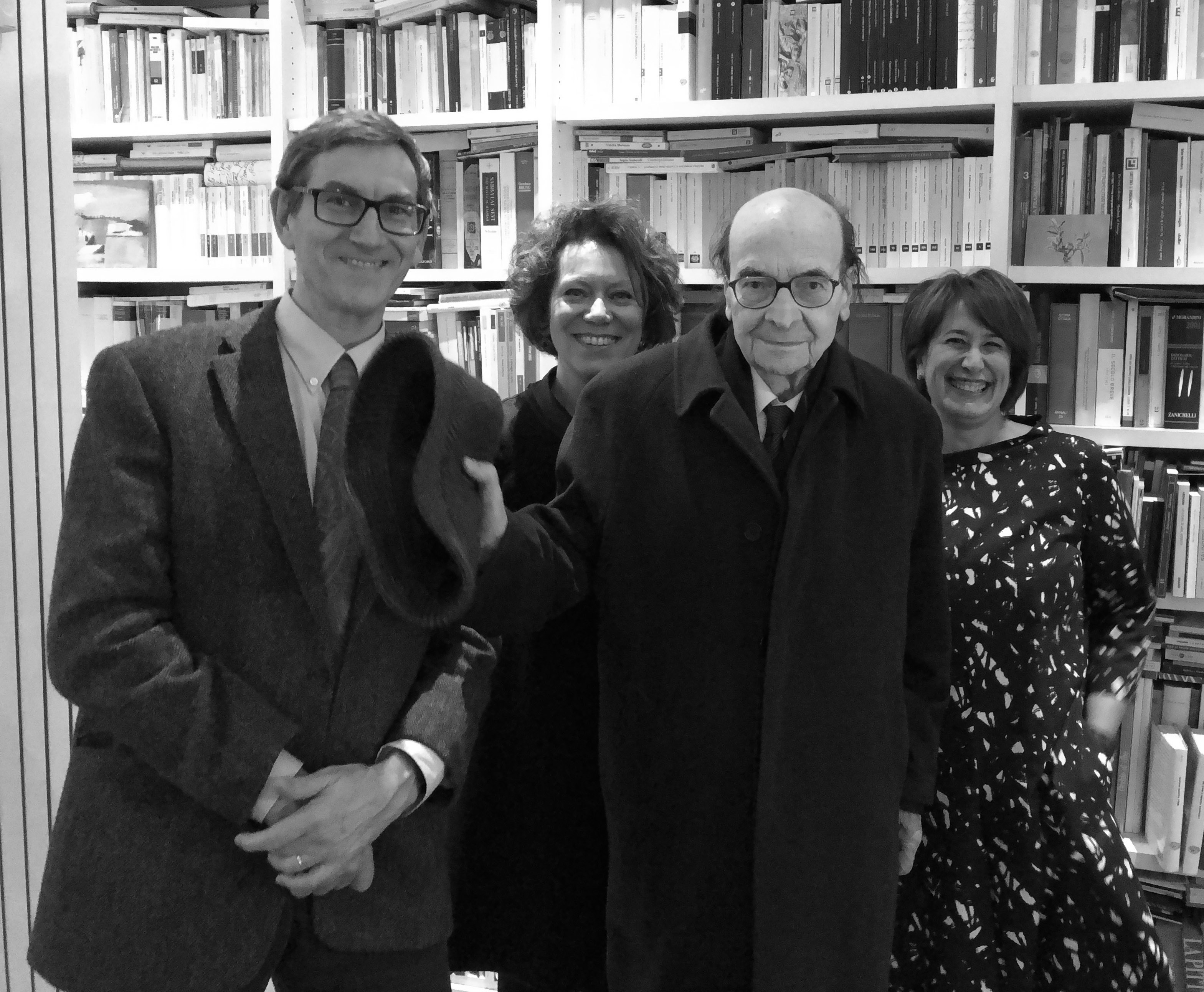 (in primo piano, da destra: Tullio Gregory, Hansmichael Hohenegger; in secondo piano, da destra: Cristina Marras, Pina Totaro)
